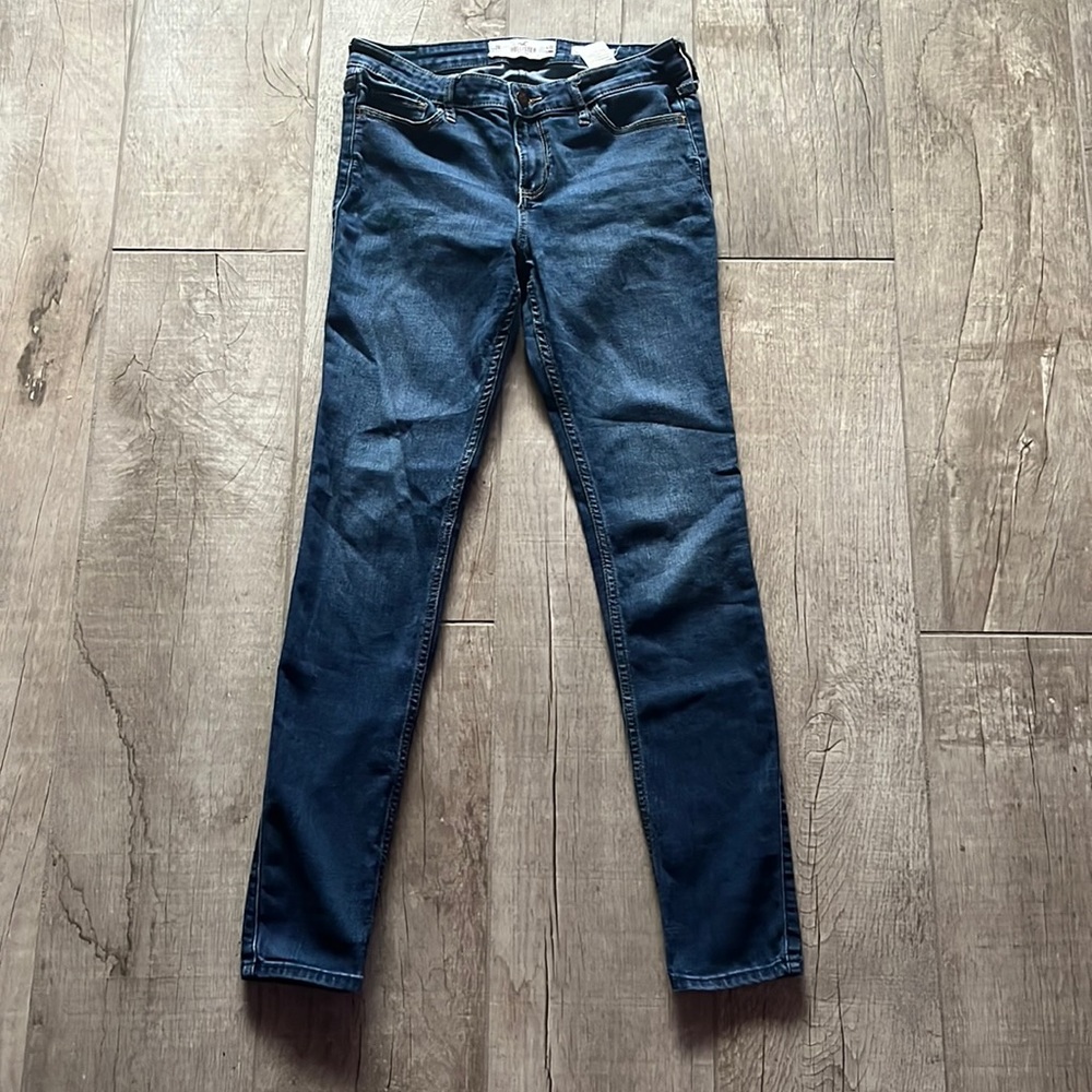 Hollister Low Rise Super Skinny Medium Wash Jeans 7R
